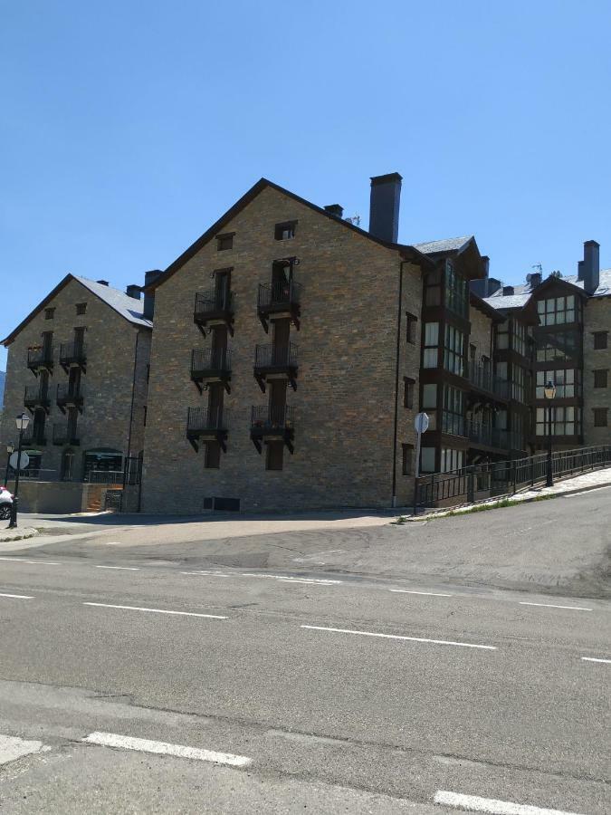 Nicomar Apartment *